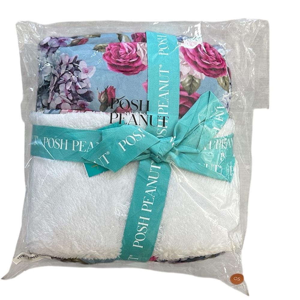 Posh Peanut Floral Lacey Plush Patoo Blanket NWT
